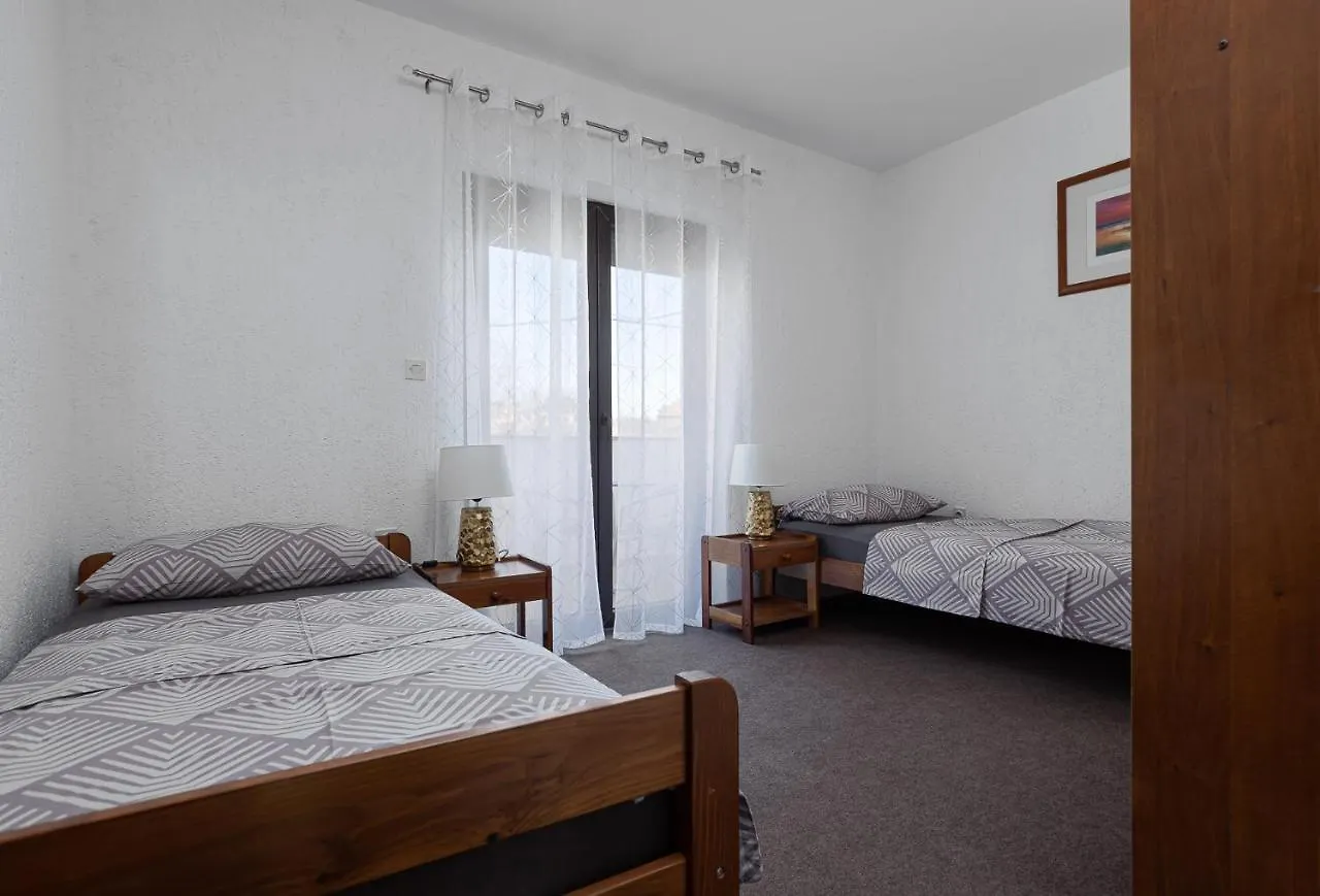 Dvi Ulike Apartment Labinci Croatia
